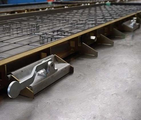 Shuttering Magnetic MagFly